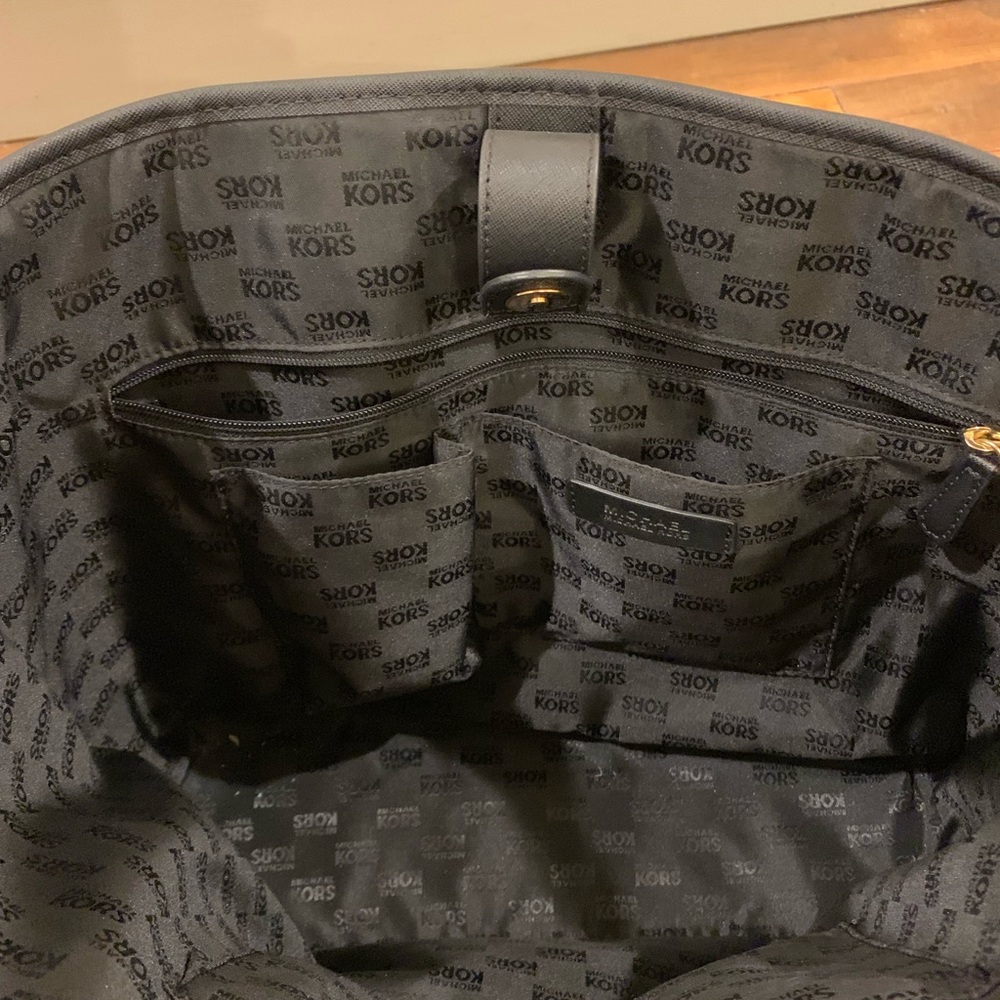 Michael Kors handbag - Picture 5 of 7